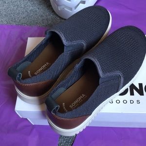 Slip on casual shoes